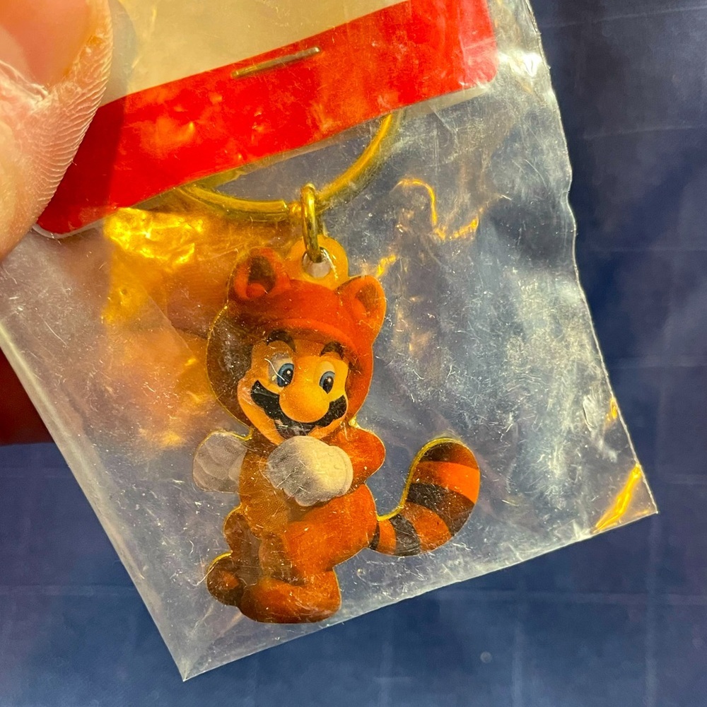 NWT Nintendo Super Mario 3D Land keychain - Mario - GameStop exclusive